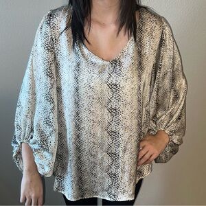 Blu Pepper Snake Skin Top